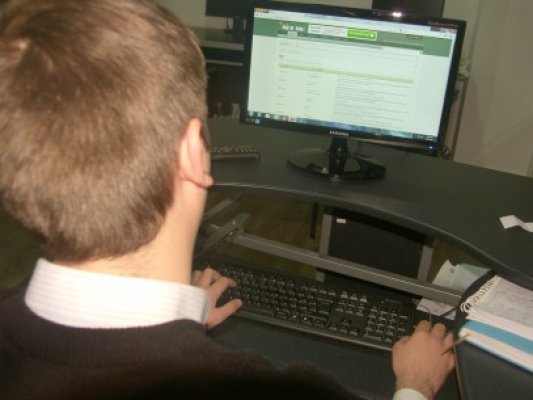Specialiştii în sănătate veniţi să prezinte dosarul electronic, blocaţi în trafic